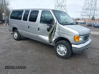 2006 Ford Econoline Passenger XL with VIN 1FBNE31L46DA20176, listed as a IAAI auction lot 41706457 with 44,958 mi miles. Bid and sale history available at carsss.com. Image 1.