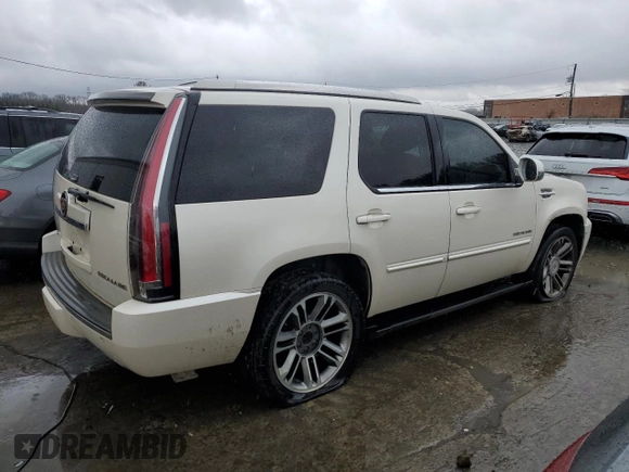 2013 Cadillac Escalade Premium with VIN 1GYS4CEF0DR285192, listed as a Copart auction lot 84048574 with 286,579 mi miles and Clean Title. Bid and sale history available at carsss.com. Image 3.