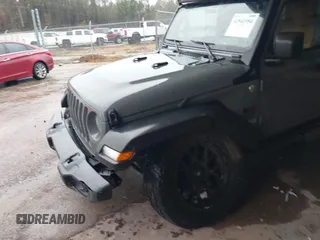 2020 Jeep Wrangler Unlimited Sport S z VIN 1C4HJXDG1LW103364, wystawiony jako IAAI lot #41541954 z przebiegiem 57 735 mil mil oraz . Historia ofert i sprzedaży dostępna na DreamBid. Obrazek 18.