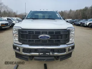 2024 Ford F-250 XL z VIN 1FTBF2BAXREC45252, wystawiony jako Copart lot #84603424 z przebiegiem 467 mil mil oraz Szkoda całkowita • Salvage title. Historia ofert i sprzedaży dostępna na DreamBid. Obrazek 5.