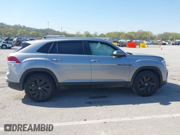 2024 Volkswagen Atlas SE z VIN 1V2KE2CA3RC243791, wystawiony jako IAAI lot #42037645 z przebiegiem 24 932 mil mil oraz . Historia ofert i sprzedaży dostępna na DreamBid. Obrazek 13.