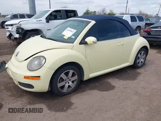 2006 Volkswagen Beetle z VIN 3VWPF31Y66M311261, wystawiony jako IAAI lot #41599012 z przebiegiem 133 792 mil mil oraz . Historia ofert i sprzedaży dostępna na DreamBid. Obrazek 17.
