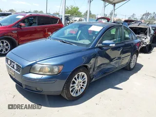 2007 Volvo S40 2.4L z VIN YV1MS390372275581, wystawiony jako IAAI lot #42269532 z przebiegiem 88 964 mil mil oraz . Historia ofert i sprzedaży dostępna na DreamBid. Obrazek 2.