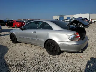 2005 Mercedes-Benz CLK 320 with VIN WDBTJ65J95F147662, listed as a Copart auction lot 65940304 with 1,523 mi miles and Salvage Title. Bid and sale history available at carsss.com. Image 2.
