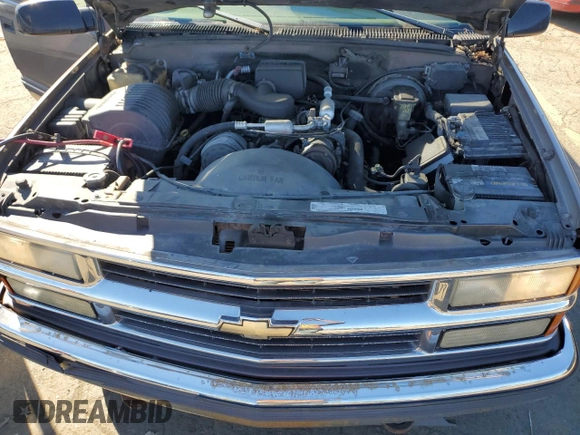 1998 Chevrolet Suburban z VIN 1GNFK16R6WJ306534, wystawiony jako Copart lot #75030844 z przebiegiem 230 869 mil mil oraz Czysty tytuł • Clean title. Historia ofert i sprzedaży dostępna na DreamBid. Obrazek 12.