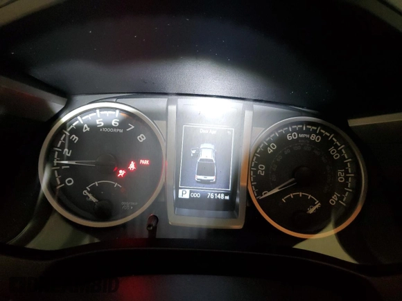 2017 Toyota Tacoma SR5 with VIN 5TFCZ5AN8HX067720, listed as a Copart auction lot 84801184 with 76,148 mi miles and Salvage title. Bid and sale history available at DreamBid. Image 9.