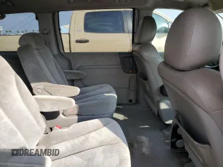 2007 Kia Sedona EX with VIN KNDMB233576179964, listed as a Copart auction lot 76402924 with 0 mi miles and Non Repairable. Bid and sale history available at carsss.com. Image 11.