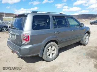 2008 Honda Pilot VP with VIN 5FNYF18268B009277, listed as a IAAI auction lot 41855234 with 150,311 mi miles. Bid and sale history available at carsss.com. Image 4.