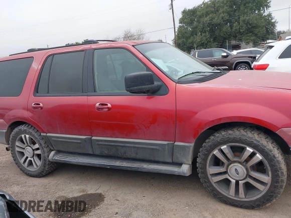 2004 Ford Expedition Special Service with VIN 1FMPU15L44LB86041, listed as a IAAI auction lot 41411675 with 1 mi miles. Bid and sale history available at carsss.com. Image 13.