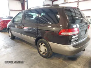 2002 Toyota Sienna LE z VIN 4T3ZF13C22U453259, wystawiony jako IAAI lot #42360339 z przebiegiem 216 546 mil mil oraz . Historia ofert i sprzedaży dostępna na DreamBid. Obrazek 3.