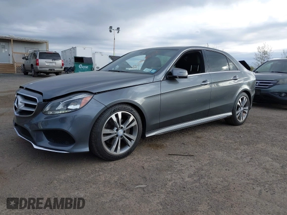 2016 Mercedes-Benz E-Class E 350 Luxury with VIN WDDHF8JB2GB237075, listed as a IAAI auction lot 42047087 with 66,298 mi miles. Bid and sale history available at carsss.com. Image 18.