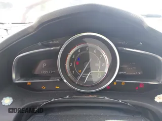 2014 Mazda 3 S Grand Touring z VIN JM1BM1M32E1100092, wystawiony jako IAAI lot #42248984 z przebiegiem 139 937 mil mil oraz . Historia ofert i sprzedaży dostępna na DreamBid. Obrazek 7.