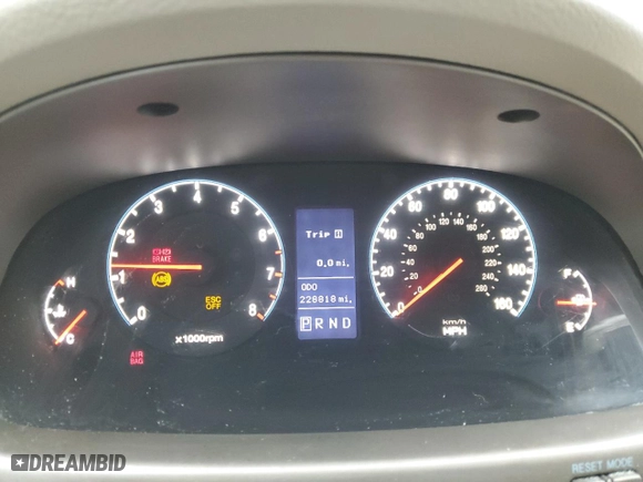 2011 Hyundai Azera Limited with VIN KMHFC4DF7BA532412, listed as a Copart auction lot 49897054 with 228,818 mi miles and Non Repairable. Bid and sale history available at carsss.com. Image 9.
