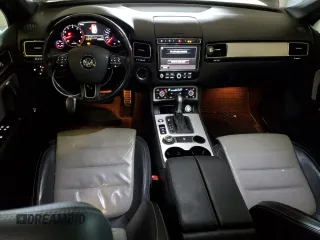 2017 Volkswagen Touareg Wolfsburg Edition с VIN WVGRF7BP5HD003159, выставлен на аукционе Copart как лот 45211865 с пробегом 120 393 миль миль и Списание • Salvage title. История ставок и продаж доступна на DreamBid. Изображение 8.