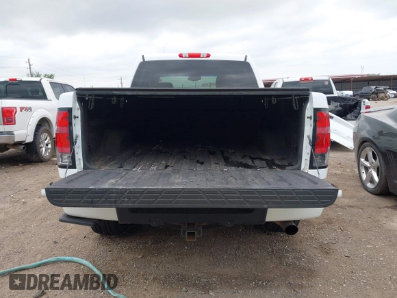 2008 GMC Sierra Denali z VIN 2GTEK638381328517, wystawiony jako IAAI lot #42074746 z przebiegiem 193 833 mil mil oraz . Historia ofert i sprzedaży dostępna na DreamBid. Obrazek 17.