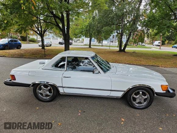 1979 Mercedes-Benz SL with VIN 10704412051659, listed as a Copart auction lot 76422164 with 106,278 mi miles and Clean title. Bid and sale history available at DreamBid. Image 9.