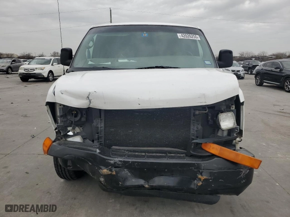 2005 Chevrolet Express Cargo Van with VIN 1GCFG15T251176760, listed as a Copart auction lot 42026255 with 265,846 mi miles and Salvage Title. Bid and sale history available at carsss.com. Image 5.