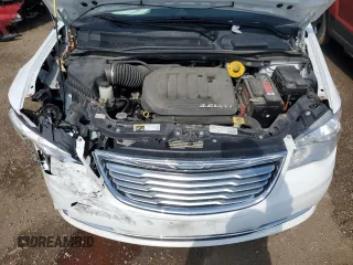 2015 Chrysler Town & Country Touring L z VIN 2C4RC1CG9FR610961, wystawiony jako Copart lot #52719965 z przebiegiem 150 148 mil mil oraz Szkoda całkowita • Salvage title. Historia ofert i sprzedaży dostępna na DreamBid. Obrazek 12.