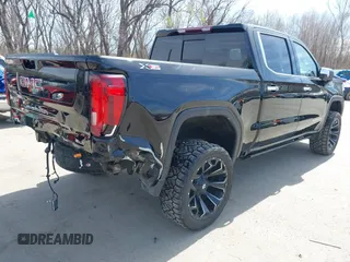 2022 GMC Sierra 1500 SLT z VIN 3GTU9DED2NG196455, wystawiony jako IAAI lot #41880847 z przebiegiem 32 231 mil mil oraz . Historia ofert i sprzedaży dostępna na DreamBid. Obrazek 4.