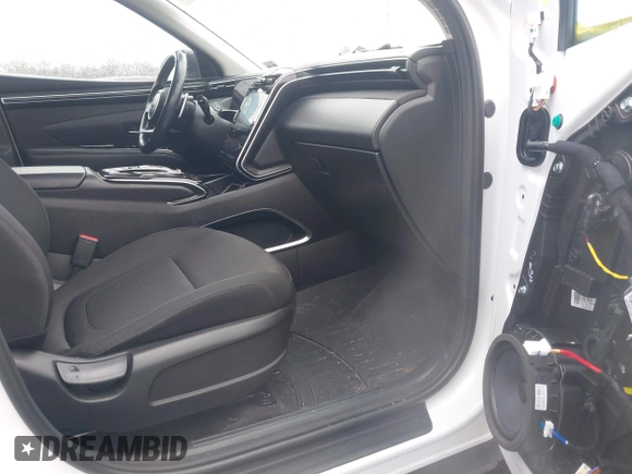 2022 Hyundai Tucson SEL Convenience with VIN KM8JFCA19NU017550, listed as a IAAI auction lot 42021829 with 36,450 mi miles and . Bid and sale history available at carsss.com. Image 5.