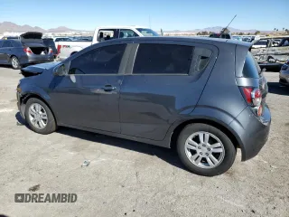 2012 Chevrolet Sonic LS z VIN 1G1JA6SHXC4171044, wystawiony jako Copart lot #45956415 z przebiegiem 133 324 mil mil oraz Szkoda całkowita • Salvage title. Historia ofert i sprzedaży dostępna na DreamBid. Obrazek 2.