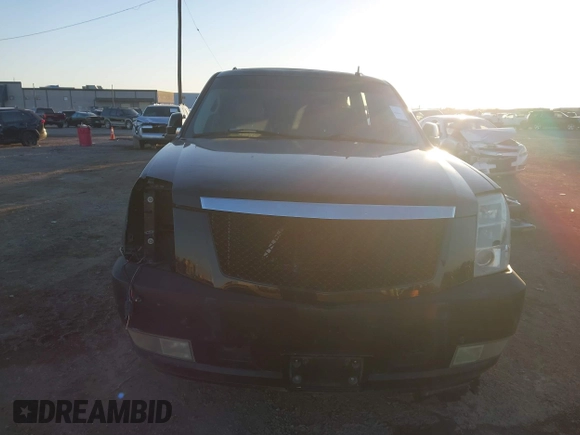 2007 Cadillac Escalade z VIN 1GYFK63847R288677, wystawiony jako IAAI lot #41296095 z przebiegiem 216 413 mil mil oraz . Historia ofert i sprzedaży dostępna na DreamBid. Obrazek 12.