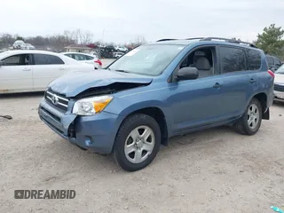 2007 Toyota RAV4 with VIN JTMBD33V675070198, listed as a IAAI auction lot 41987663 with 135,387 mi miles. Bid and sale history available at carsss.com. Image 2.