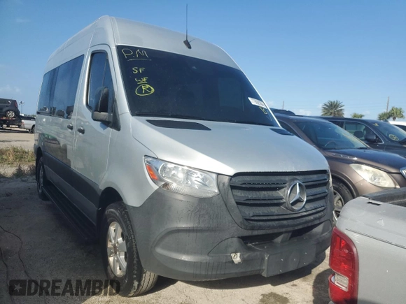 2020 Mercedes-Benz Sprinter with VIN W1Z4EFHY1LP267084, listed as a Copart auction lot 77692904 with 6,062 mi miles and Non Repairable. Bid and sale history available at DreamBid. Image 4.