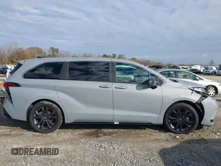 2024 Toyota Sienna XSE with VIN 5TDXRKEC0RS199029, listed as a IAAI auction lot 41426804 with 29,681 mi miles. Bid and sale history available at carsss.com. Image 13.