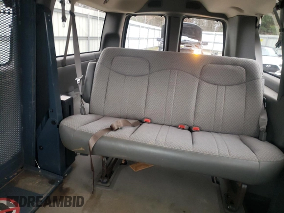 2005 Chevrolet Express Passenger z VIN 1GNFG15T351207764, wystawiony jako Copart lot #46085905 z przebiegiem 175 358 mil mil oraz Czysty tytuł • Clean title. Historia ofert i sprzedaży dostępna na DreamBid. Obrazek 10.