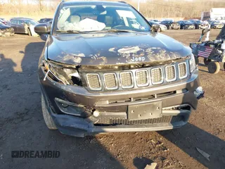 2019 Jeep Compass Latitude with VIN 3C4NJDBB8KT768355, listed as a IAAI auction lot 41480885 with 30,823 mi miles and . Bid and sale history available at carsss.com. Image 6.