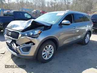 2017 Kia Sorento LX z VIN 5XYPGDA36HG267353, wystawiony jako IAAI lot #41785397 z przebiegiem 126 629 mil mil oraz . Historia ofert i sprzedaży dostępna na DreamBid. Obrazek 19.