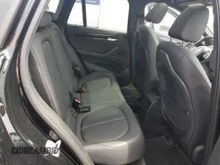 2021 BMW X1 xDrive28i z VIN WBXJG9C07M5S53523, wystawiony jako Copart lot #55450635 z przebiegiem 29 539 mil mil oraz Szkoda całkowita • Salvage title. Historia ofert i sprzedaży dostępna na DreamBid. Obrazek 10.