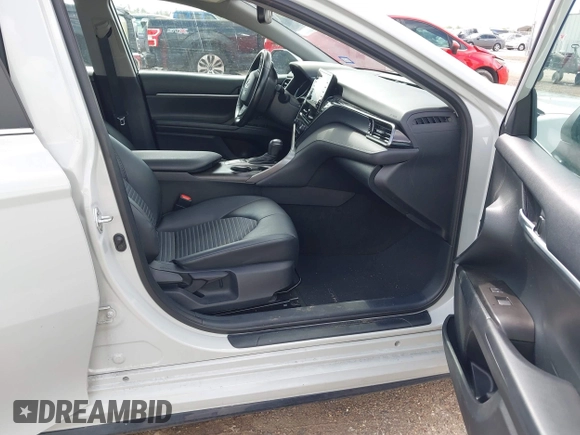 2023 Toyota Camry SE z VIN 4T1T11AK1PU159799, wystawiony jako IAAI lot #42517586 z przebiegiem 51 245 mil mil oraz . Historia ofert i sprzedaży dostępna na DreamBid. Obrazek 5.
