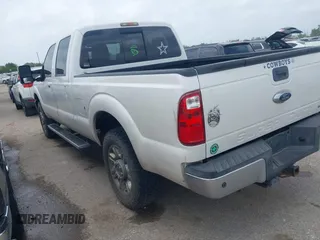 2015 Ford F-250 Lariat z VIN 1FT7W2B65FED52108, wystawiony jako IAAI lot #41940424 z przebiegiem 257 569 mil mil oraz . Historia ofert i sprzedaży dostępna na DreamBid. Obrazek 3.