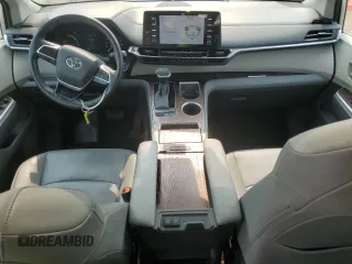 2022 Toyota Sienna XLE with VIN 5TDYRKEC0NS128511, listed as a Copart auction lot 59043675 with 57,573 mi miles and Salvage title. Bid and sale history available at DreamBid. Image 8.