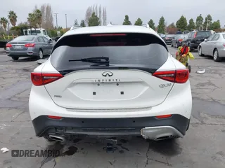 2018 Infiniti QX30 Premium с VIN SJKCH5CR8JA048030, выставлен на аукционе IAAI как лот 41097383 с пробегом 131 820 миль миль и . История ставок и продаж доступна на DreamBid. Изображение 16.