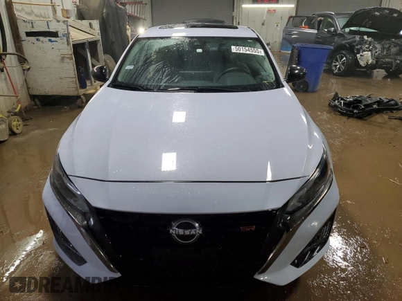 2024 Nissan Altima SR with VIN 1N4BL4CV8RN411702, listed as a Copart auction lot 50154555 with 8,680 mi miles and Salvage Title. Bid and sale history available at carsss.com. Image 5.