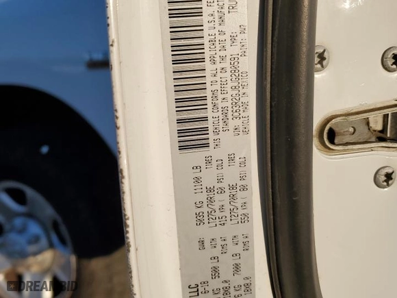 2018 Ram 3500 Tradesman with VIN 3C63R2GJ8JG280591, listed as a Copart auction lot 43219015 with 204,551 mi miles and Clean Title. Bid and sale history available at carsss.com. Image 12.