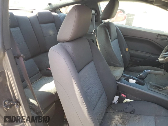 2007 Ford Mustang Deluxe с VIN 1ZVFT80NX75258600, выставлен на аукционе Copart как лот 61195965 с пробегом 151 420 миль миль и Списание • Salvage title. История ставок и продаж доступна на DreamBid. Изображение 10.