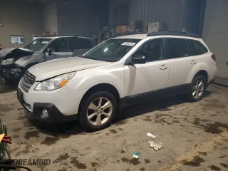2014 Subaru Outback 2.5i with VIN 4S4BRBAC0E3218136, listed as a Copart auction lot 81554614 with 105,690 mi miles and Salvage Title. Bid and sale history available at carsss.com. Image 1.