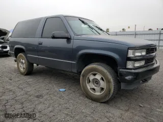1996 Chevrolet Tahoe with VIN 3GNEK18R7TG107725, listed as a Copart auction lot 47605965 with 253,774 mi miles and Salvage Title. Bid and sale history available at carsss.com. Image 4.