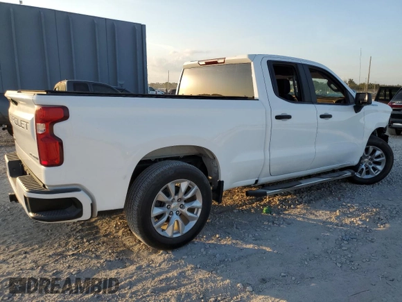 2020 Chevrolet Silverado 1500 Custom with VIN 1GCRWBEF9LZ281181, listed as a Copart auction lot 43327815 with 80,007 mi miles and Salvage Title. Bid and sale history available at carsss.com. Image 3.