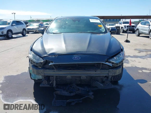 2020 Ford Fusion SE with VIN 3FA6P0HD3LR136288, listed as a IAAI auction lot 41699942 with 99,409 mi miles. Bid and sale history available at carsss.com. Image 6.