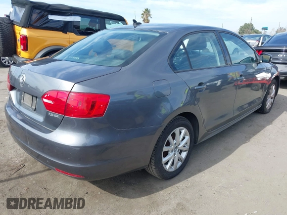 2012 Volkswagen Jetta SE with VIN 3VWDP7AJ6CM071389, listed as a IAAI auction lot 41437389 with 123,792 mi miles and . Bid and sale history available at DreamBid. Image 4.