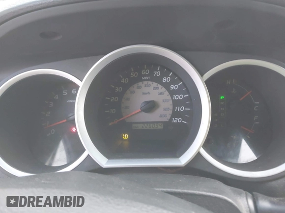 2006 Toyota Tacoma with VIN 5TEUU42N26Z238253, listed as a IAAI auction lot 41249690 with 226,094 mi miles. Bid and sale history available at carsss.com. Image 7.