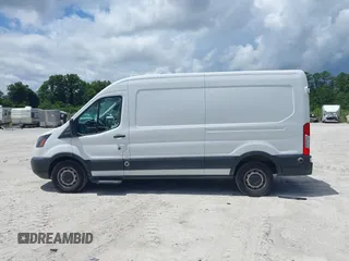 2019 Ford Transit z VIN 1FTYR2CM9KKB07381, wystawiony jako IAAI lot #42506233 z przebiegiem 96 311 mil mil oraz . Historia ofert i sprzedaży dostępna na DreamBid. Obrazek 14.