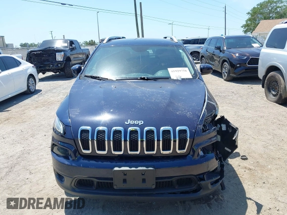 2016 Jeep Cherokee Latitude with VIN 1C4PJMCB5GW199103, listed as a IAAI auction lot 41929758 with 82,379 mi miles. Bid and sale history available at carsss.com. Image 12.