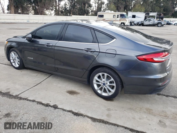 2019 Ford Fusion Hybrid SE with VIN 3FA6P0LU1KR200155, listed as a Copart auction lot 42598013 with 61,762 mi miles. Bid and sale history available at carsss.com. Image 2.