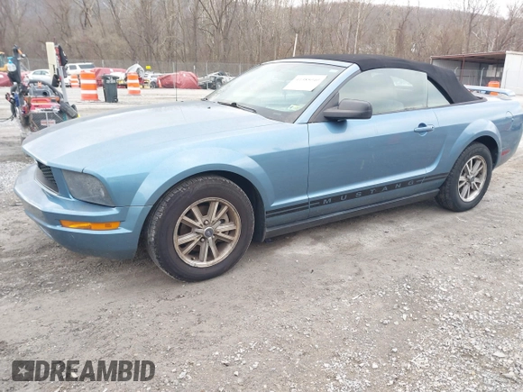2005 Ford Mustang Deluxe with VIN 1ZVFT84N955253542, listed as a IAAI auction lot 41385040 with 134,361 mi miles. Bid and sale history available at carsss.com. Image 2.